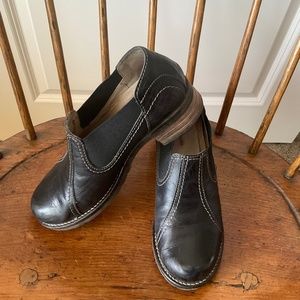 Dromedaris size 8 black leather loafers